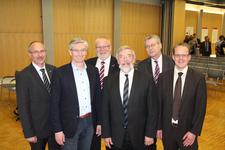  v.l.n.r.: Dr. Ulrich Hoffmeister, IHK; Jan-Friedrich Schütt, Unternehmer; Horst Kruse HWK-Präsident; Rolf Fischer Staatssekretär Bildungsministerium S.-H.; Prof. Dr. Stefan Bartels, FH-Präsident und Florian Zimmermann, 1. StudiLe-Absolvent