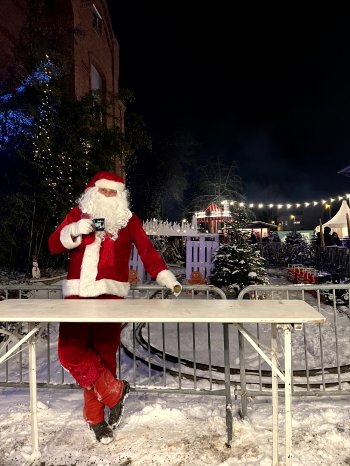 Weihnachtsmann beim Winterzauber.jpg