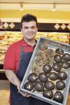 Stipo Ivica Dolibasic aus Tübingen ist Deutschlands bester Fachverkäufer im Bäckerhandwerk. Seine Ausbildung hat er bei der Bäckerei Gehr in Tübingen gemacht / Foto: Anne Faden
