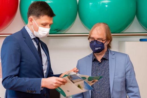 PM Dr. Becker Zukunftsstaffel Bild 3.jpg