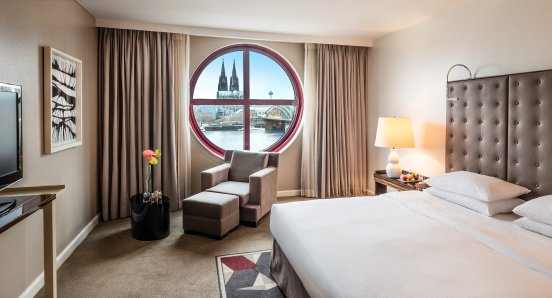 Hyatt-Regency-Cologne-P445-Regency-Executive-Suite-Bullseye.jpg