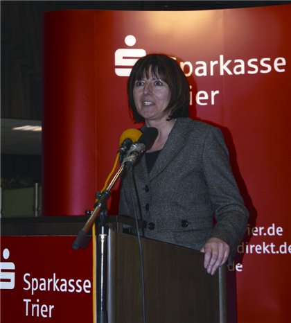 Ausstellungseröffnung-Ehrenamt-hat-ein-Gesicht-25.2.-THA-Ministerin.tif