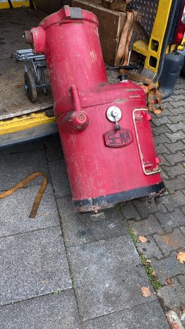 Duisburger Schrotthändler entsorgen Autos, Motorräder und Wohnwagen.jpg