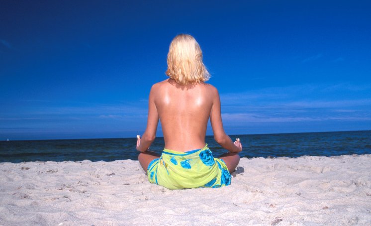 Cliff Hotel Rügen Strand-Meditation 2.jpg