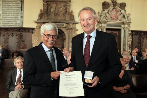 Foto Verleihung der Senator-Lothar-Danner-Medaille in Gold.jpeg