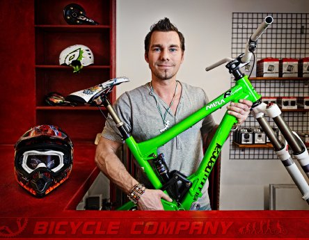 Michael Schedl in der Bicycle Company.jpg