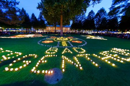 Traditionell zu den Höhepunkten im Festkalender gehört das Große Kurparkfest am 20. Juli mit Live-Musik und einer großen Illumination. Foto: Holger Schmitt