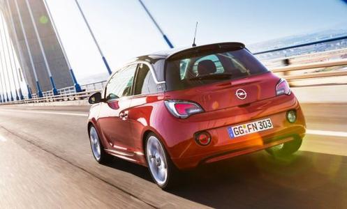 Ein toller Tag für Kunden und Opel-Partner: Am vergangenen Samstag strömten die Besucher deutschlandweit in die Autohäuser von Opel. Zum großen "Angrillen" nahmen statt der erwarteten 500.000 mehr als 750.000 Opel-Kunden und Interessierte speziell die neuen Modelle ADAM (Bild) und Mokka unter die Lupe