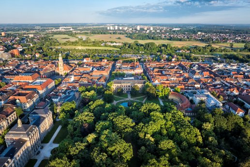 Ausblick auf die Hugenottenstadt Erlangen (c) ETM Florian Trykowski.jpg