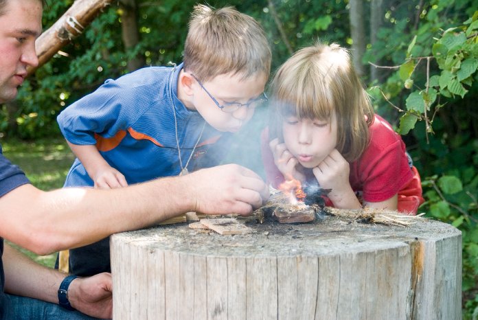 PfahlbautenExperimentelleArchologie_Feuer.jpg