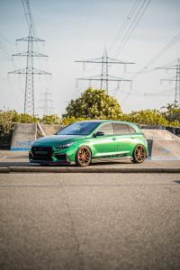Cor.Speed Sports Wheels Europe: Hyundai i30 N as a deep airride show car on Cor.Speed Kharma
