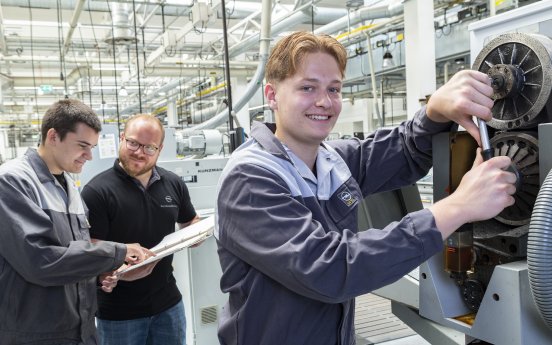 StartinsBerufslebenOpelbernimmtmehrals100Auszubildende (3).JPG