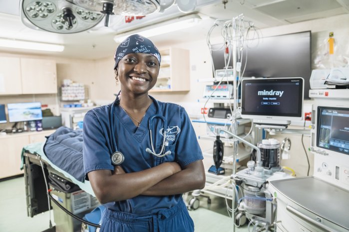 © Mercy Ships_Vanessa Body im OP der Africa Mercy.jpg
