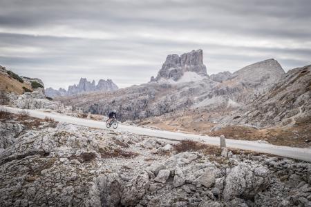 Gravelbiken in den Dolomiten. @Paola Finali