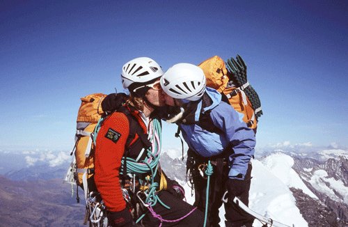 Eiger_Jasper_Summitkiss_copyrigt_Jasper_(1).gif