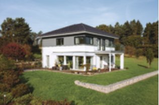 Harmonisch in das Grundstück eingepasst.png