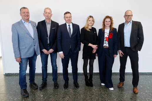 ÜSTRA Vorstand PK a_A5_8480 ÜSTRA Arp.jpg