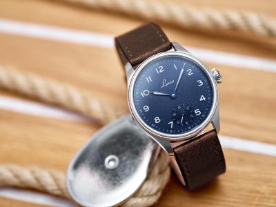 Uhr 1