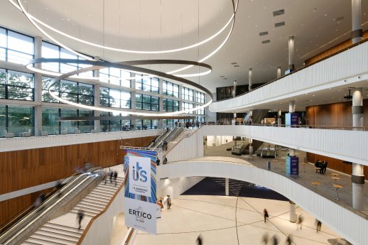 CCH_Eingangshalle_Hamburg Messe und Congress - Michael Zapf_web.jpg