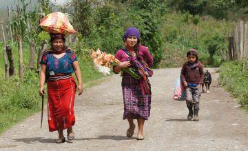 Im entlegenen Hinterland Guatemalas ist der Schulbesuch nicht selbstverständlich. Die GKS kämpft hier seit 1994 gegen das hohe Analphabetentum.