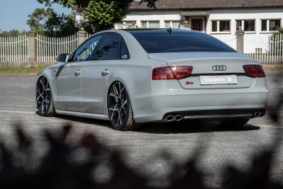 Tuning in Vollendung: Ultratiefer Audi S8 auf Barracuda Ultralight Project X