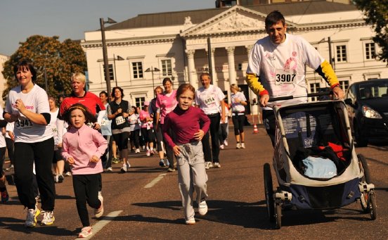 Kinder beim 13. Race for the Cure.jpg