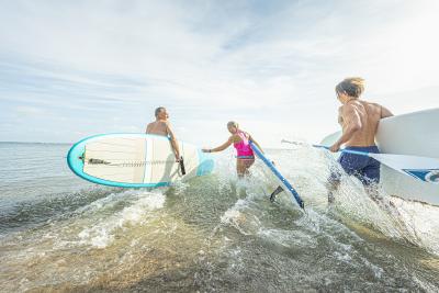 Unterschiedliche SUP-Experten stellen sich und die besten Spots an der Ostsee Schleswig-Holstein vor / Bild: www.ostsee-schleswig-holstein.de/Oliver Franke