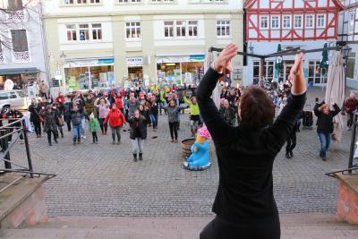 Unter der Anleitung von Marion Dahmer wurde dann getanzt! Foto: Gaby Richter