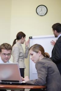 Gruppe vor Flipchart2.jpg