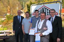 Hauptgeschäftsführer Dr. Joachim Eisert, Rudolf Günter, Tobias Warth, Jörg Warth und Kammerpräsident Harald Herrmann. Foto: Handwerkskammer