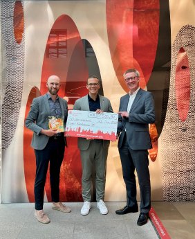 Spendenübergabe Sparkasse.jpg