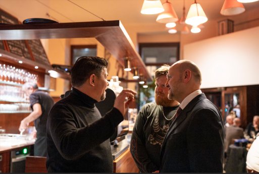 hfm_mälzer_dreh_-_bild_1_c_WienTourismus_Hermann Höger.png