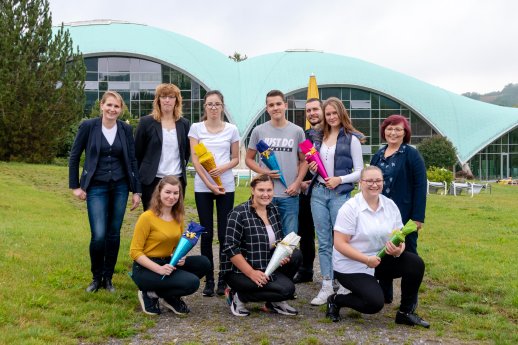 Bild2_PM_Neue Auszubildende und Studierende Bad Sulza 2021 (C) Toskanaworld.jpg