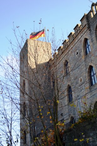 10-Hambacher_Schloss.jpg