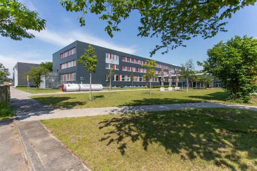 thl_campus_aussen_20_06_0026_kleiner.jpg