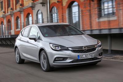 Attraktives Angebot: Clever kalkulierende Gewerbekunden können beim Umstieg auf den Opel Astra dank günstiger Kick-Start-Raten sparen