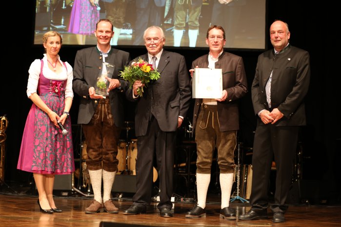 Andrea-Otto_Goldene-BierIdee-Gewinner-2014_Leopold-Schwarz-2vli-Dieter-HanitzschMitte_Braumeiste.jpg