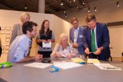 Das diesjährige Netzwerktreffen der „Partnerschaft Umwelt Unternehmen“ stand ganz im Zeichen nachhaltiger Mobilität: Die 70 Gäste und Umweltsenator Lohse besuchten die Sonderausstellung „BIKE IT“ im Universum Bremen und versuchten sich an den zahlreichen Mitmachstationen.