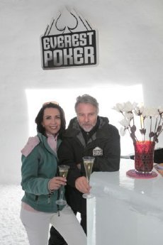 Everest Poker_Volvo Ice Camp_Ela und Adi Hirschal.JPG