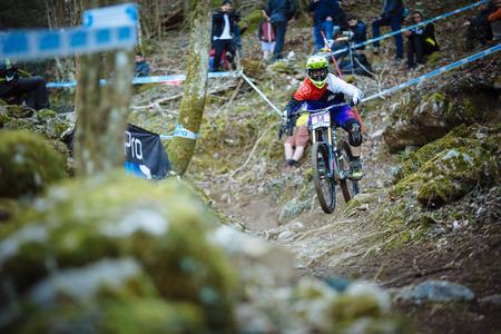 Auch die Walenstadter Downhillerin Carina Cappellari (im Bild beim diesjährigen Worldcup in Lourdes (F) gehörte einst zu den kleinen Cracks beim Cross Country Race. (Bild Duncan Philpott)