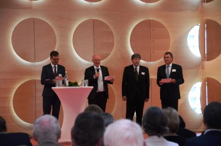 (v.l.n.r.): Pfarrer Oliver Merkelbach, Oberkirchenrat Urs Keller, Monsignore Bernhard Appel, Oberkirchenrat Dieter Kaufmann
