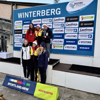 Podium der Damen_EC Skeleton.jpg