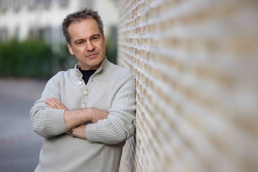 Jonathan_Nott_2__c_Guillaume_Megevand.jpg
