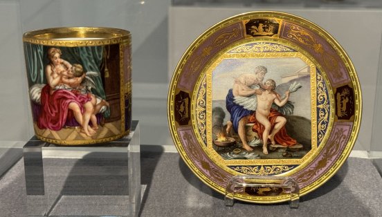 Tasse und Untertasse, Wien, 1809_ Foto Archiv Winckelmann-Gesellschaft.jpg