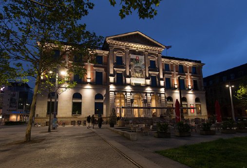 Aussenansicht_bei_Nacht__c__Übersee-Museum_Bremen_Foto_Henry_Fried_.jpg