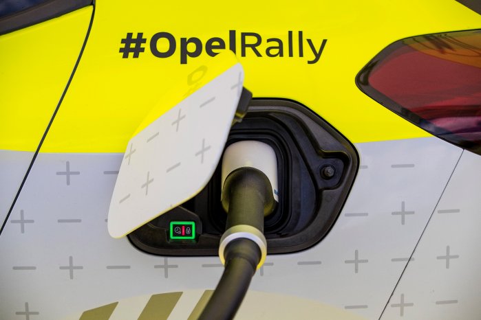 04-Opel-Corsa-e-Rally-515751.jpg