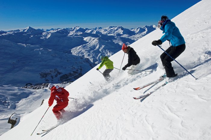 3 Skiläufer+Skilehrer, c- P  Royer, Les Menuires.JPG