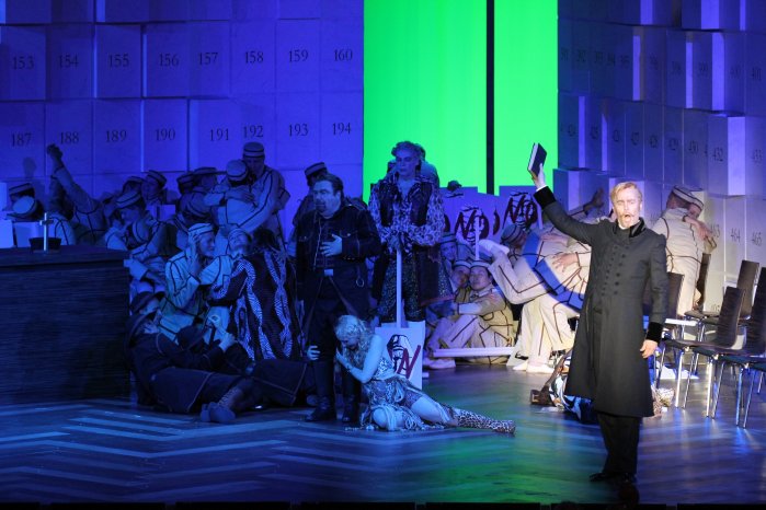 Tuomas Pursio_Solisten und Chor der Oper Leipzig_Das Liebesverbot_Premiere 29.9.13_Foto Spo.JPG
