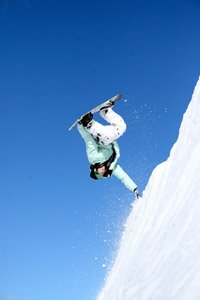 web-winteropening-snowboarder_1544993.jpg