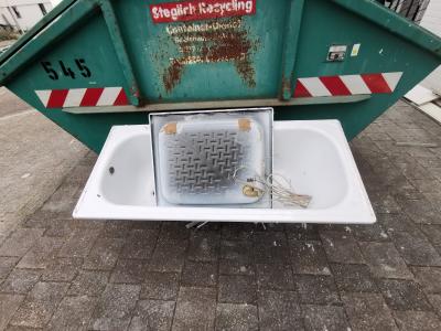 Den Weg zum Schrottplatz sparen mit Schrottabholung in Düsseldorf
